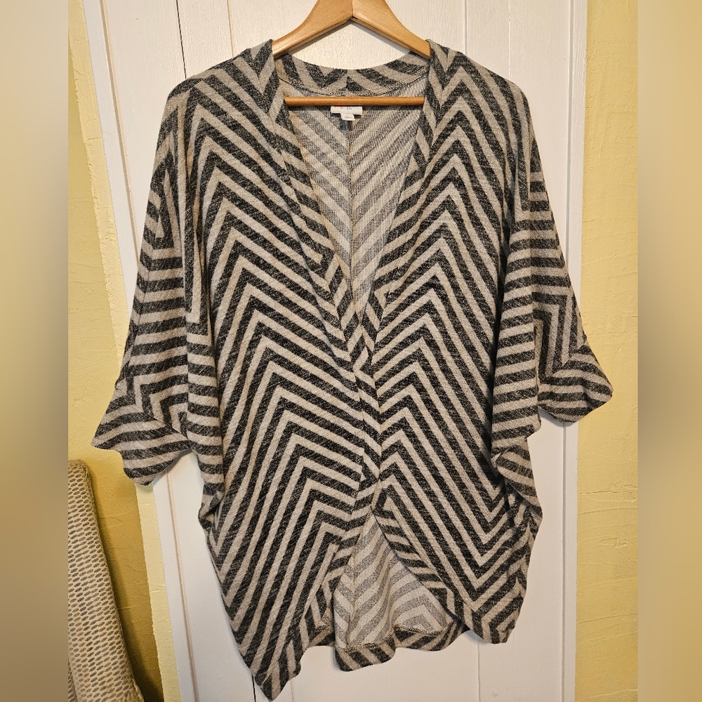 LuLaRoe Tracy Cocoon Gray and Cream Striped Cardigan